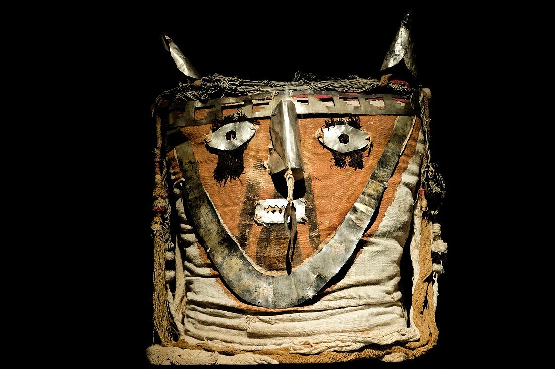 Funerary bundle head,Chancay Imperial