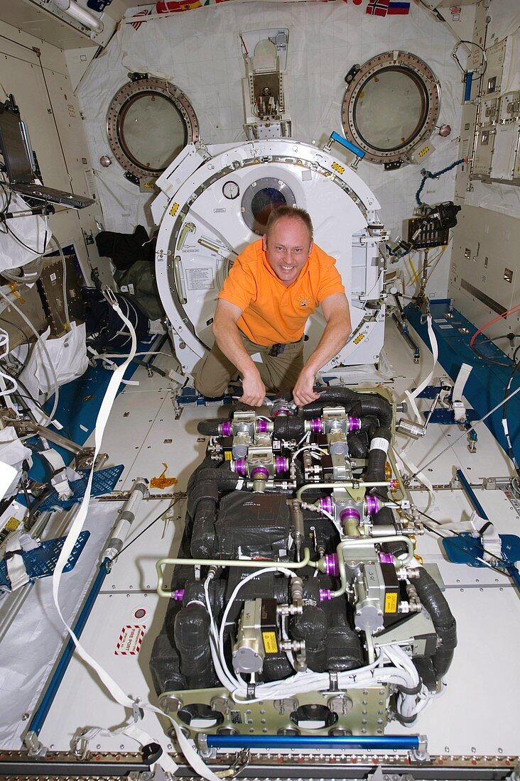 ISS maintenance,2011