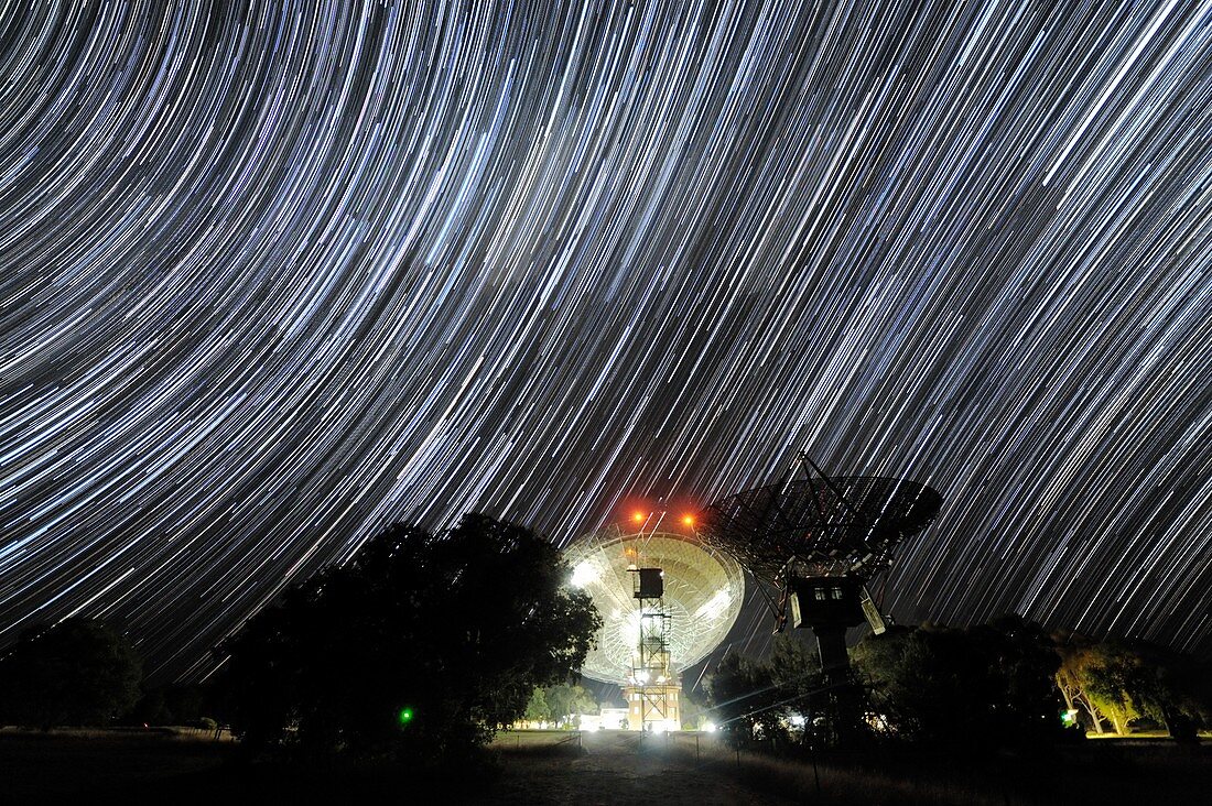 Star trails over Parkes Observatory