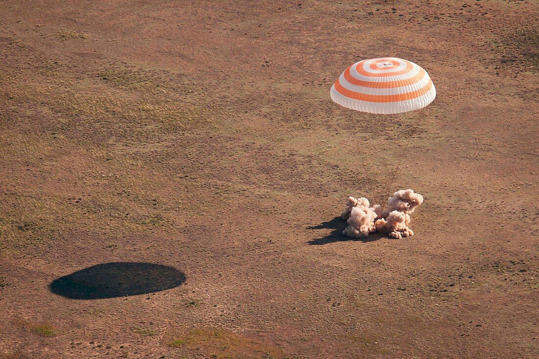 Soyuz spacecraft landing,April 2009
