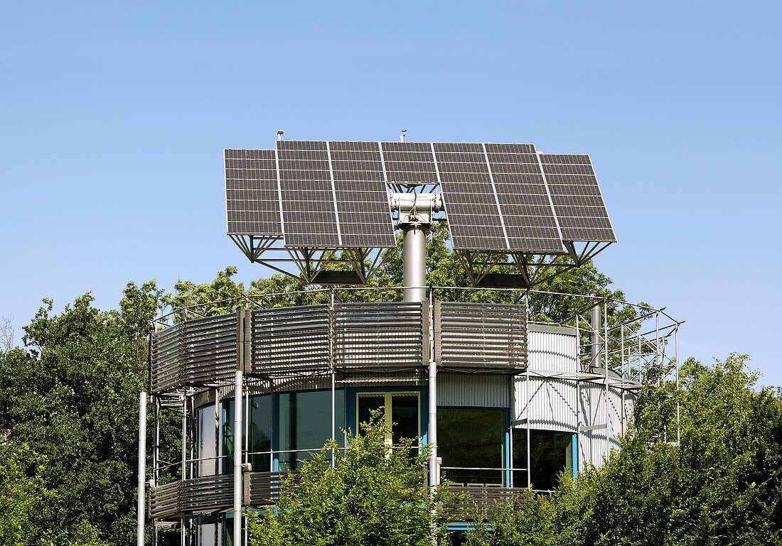 Heliotrope solar house