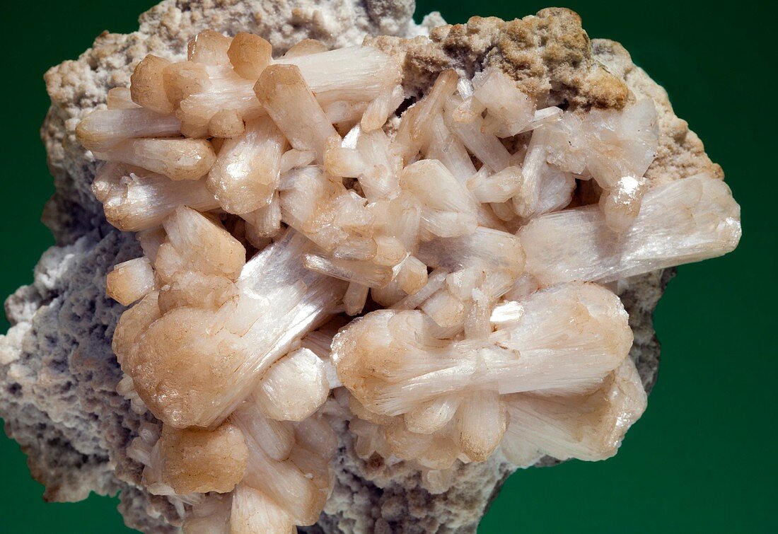 Stilbite crystals