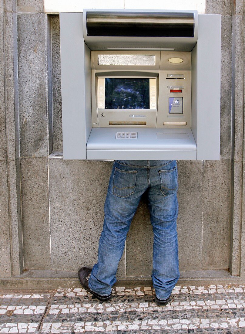 Cash machine maintenance