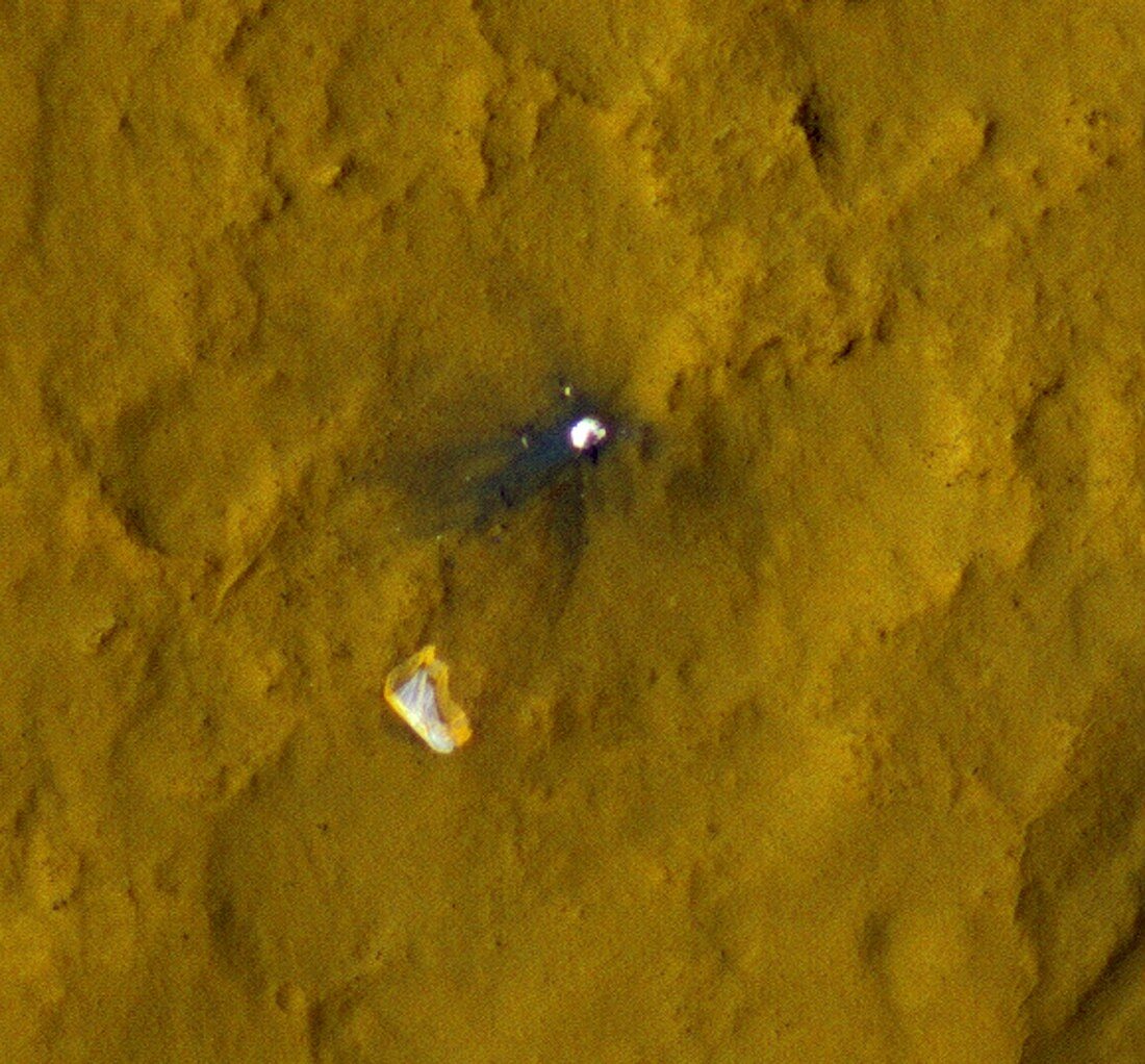 Curiosity debris on Mars,satellite image