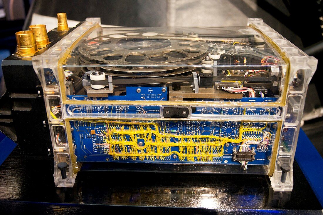 Galileo spacecraft magnetic tape recorder