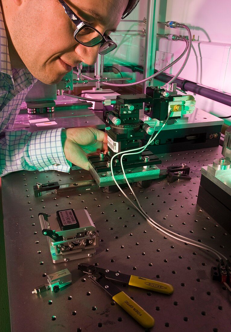 Silica nanofibre research