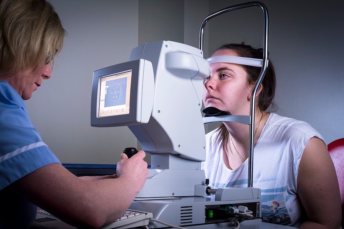 Cataract surgery eye biometry test
