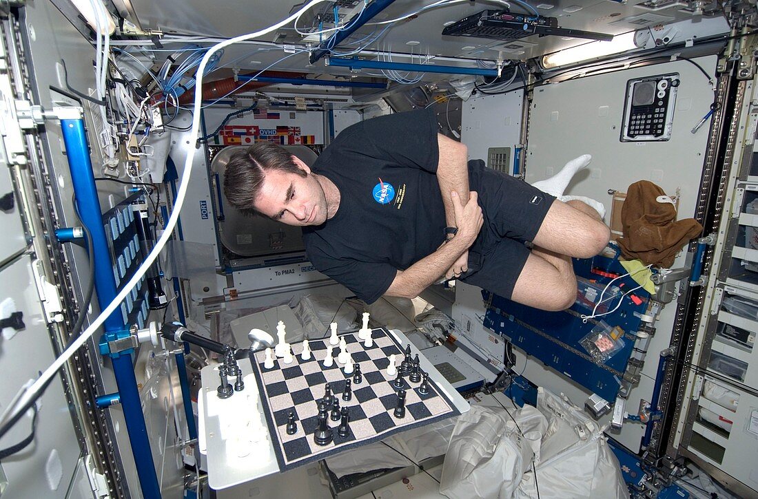 Astronaut chess game on the ISS