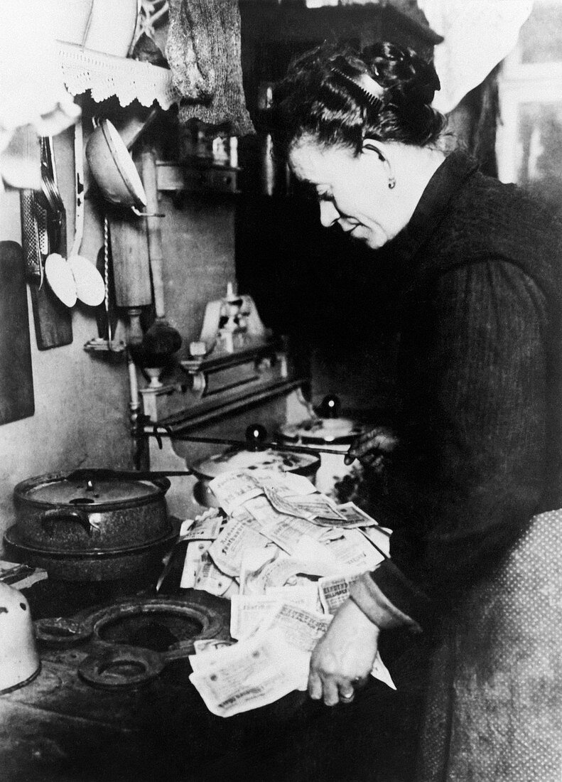 Burning money,1920s German inflation
