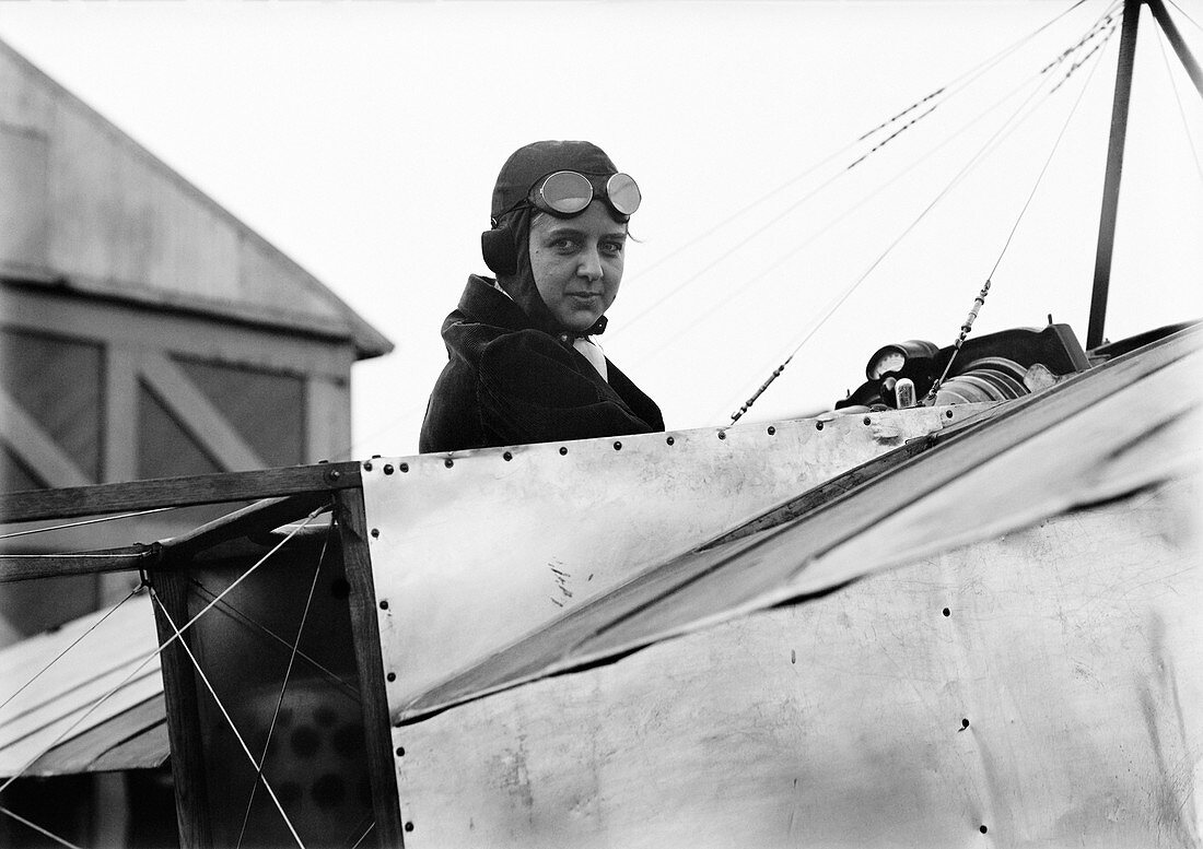 Bernetta Miller,US aviator