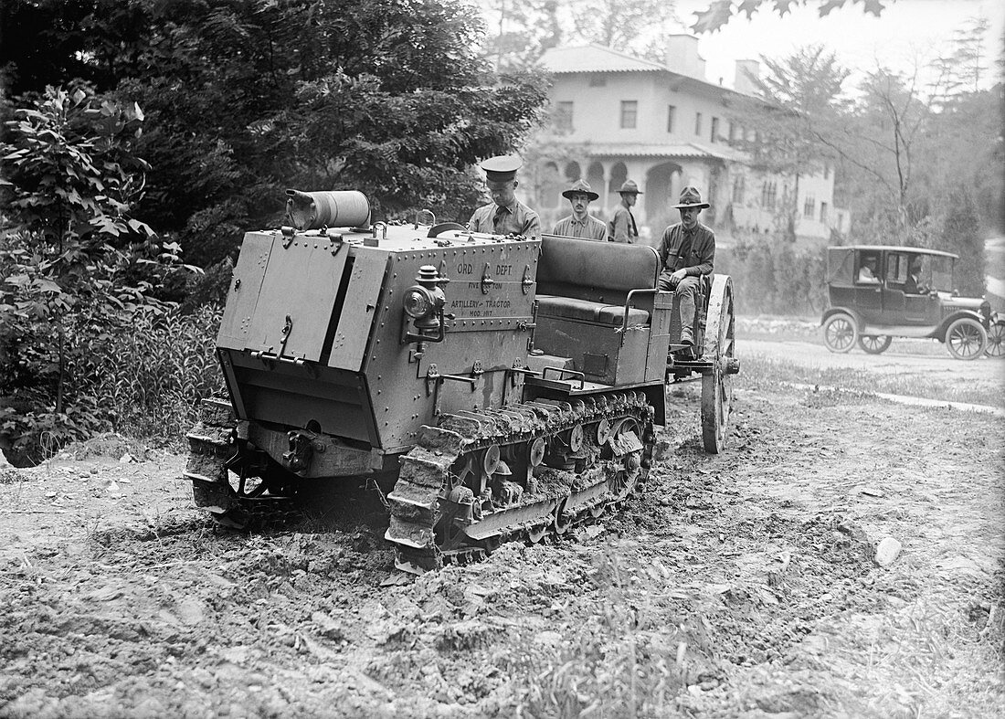 Tracked artillery tractor,1918