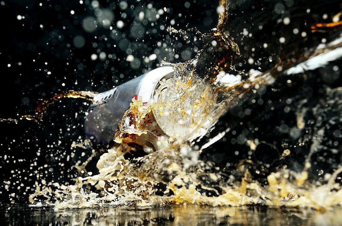 Exploding drinks can,high-speed image