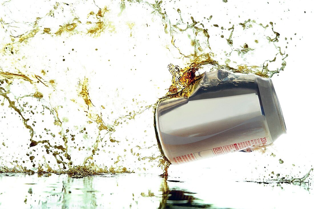 Exploding drinks can,high-speed image