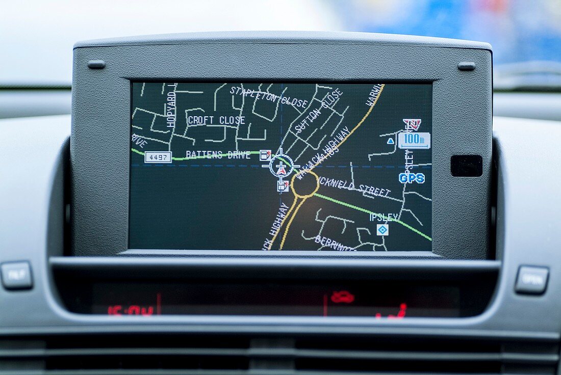 Satellite navigation dashboard screen