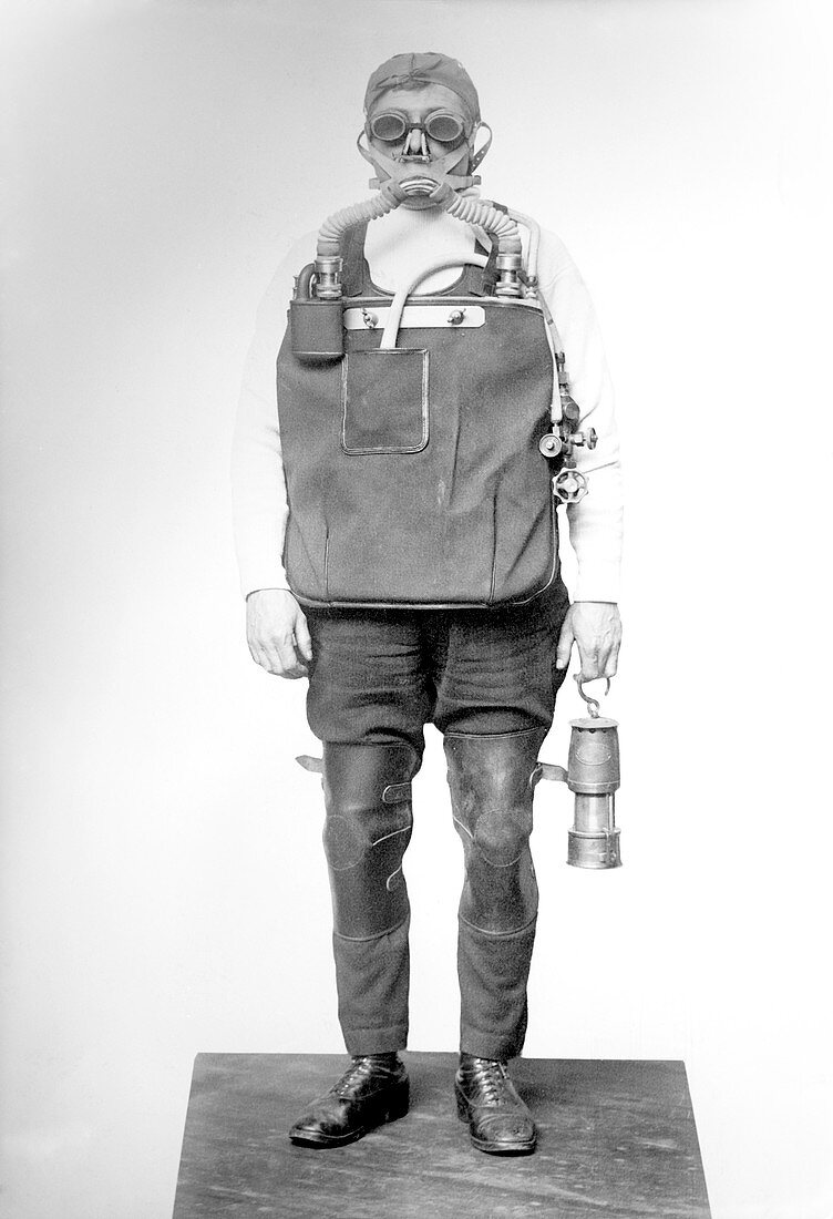 Mine rescuer,1910s