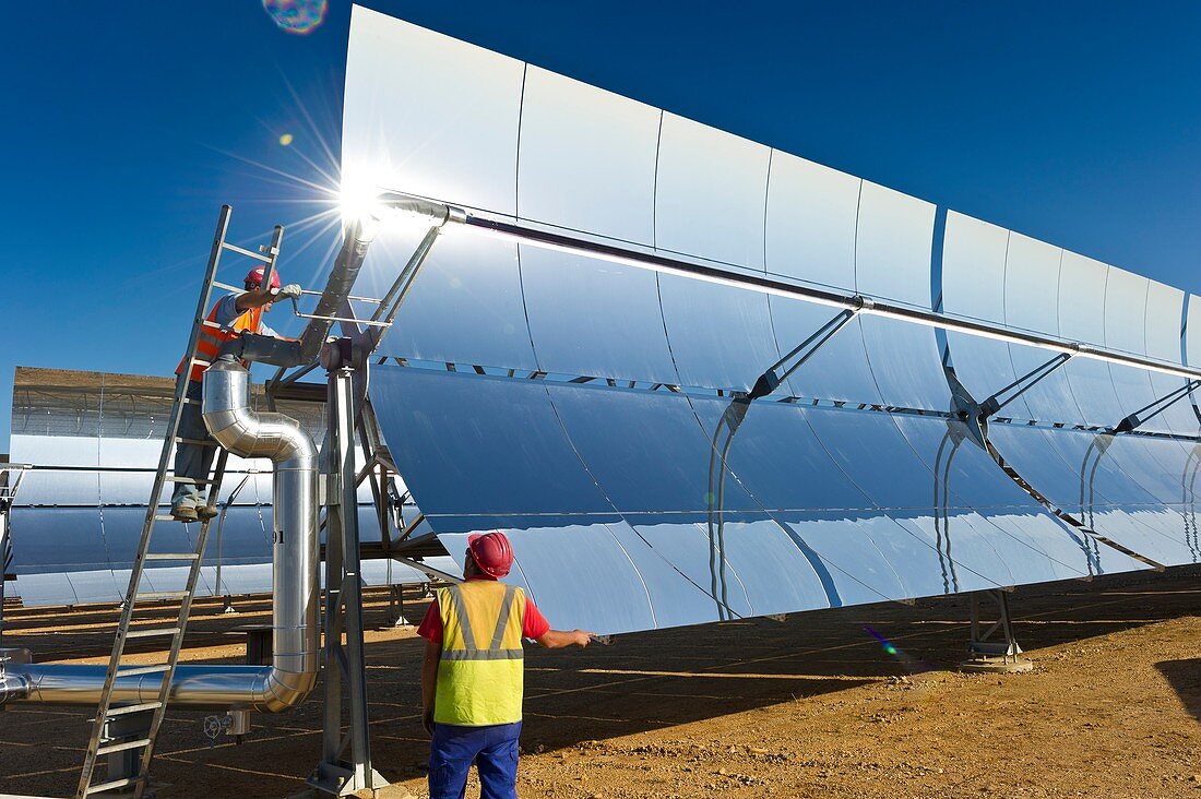 Parabolic trough solar power plant