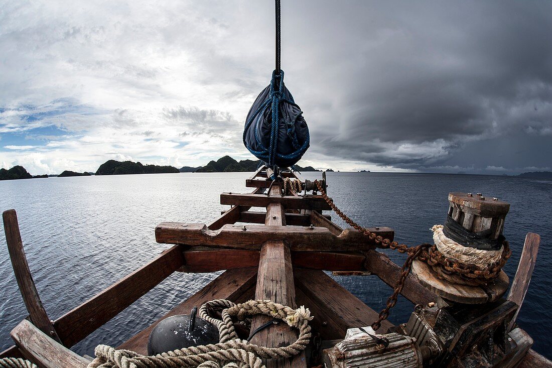 Pinisi schooner,Indonesia