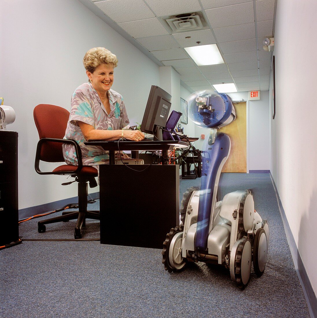 iRobot-LE office robot