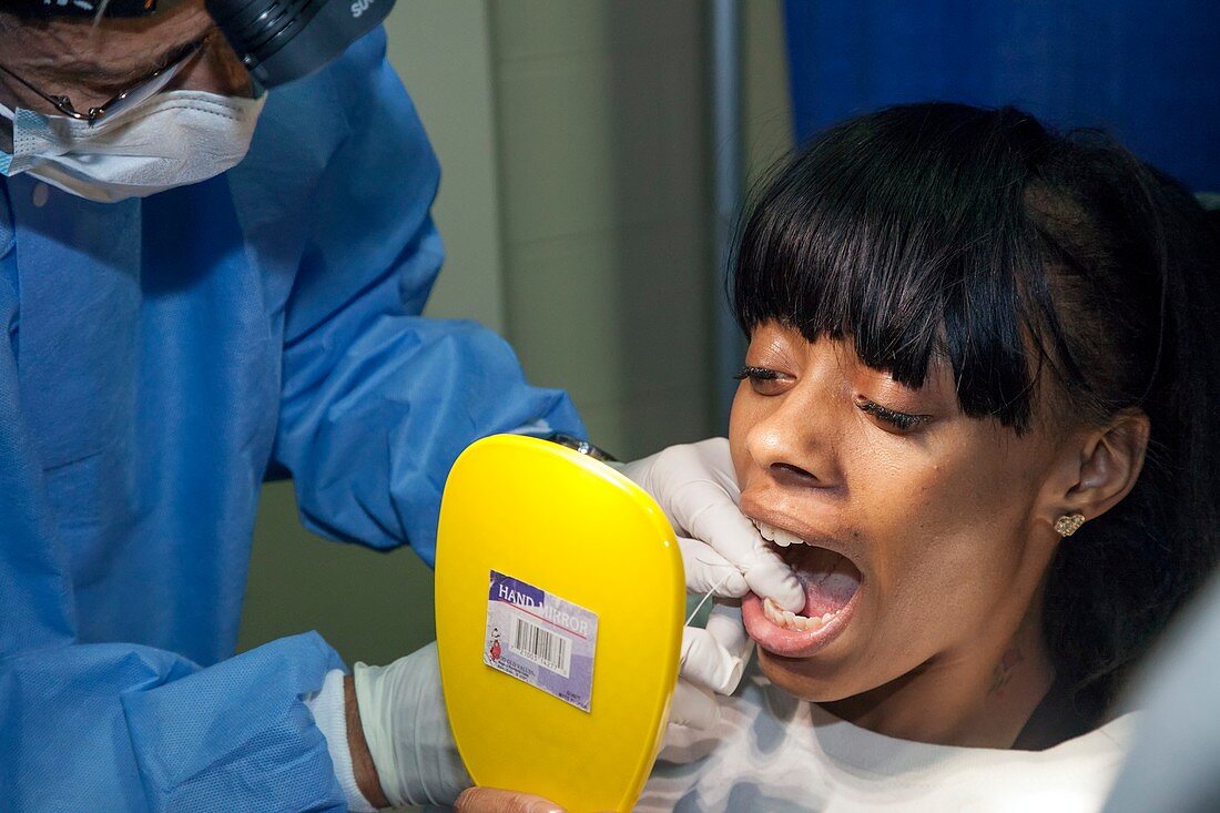 Teeth flossing training