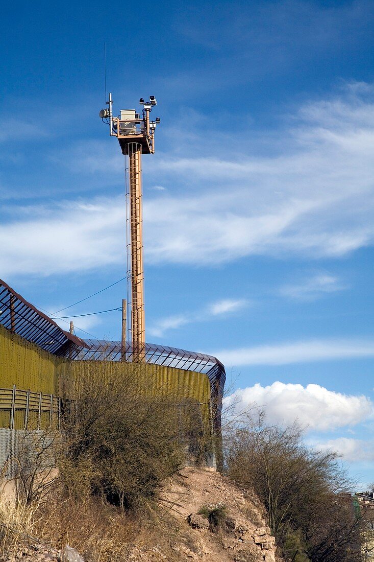 Surveillance tower at US-Mexico border