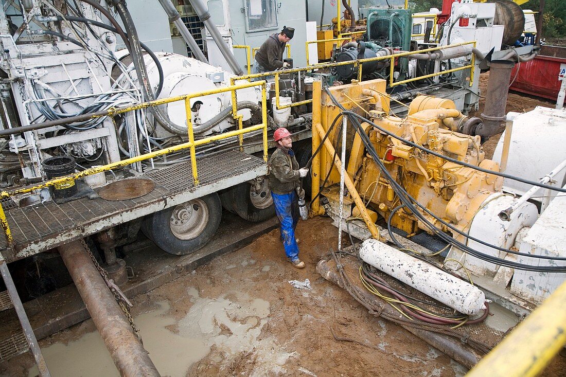 Dismantling a natural gas drilling rig