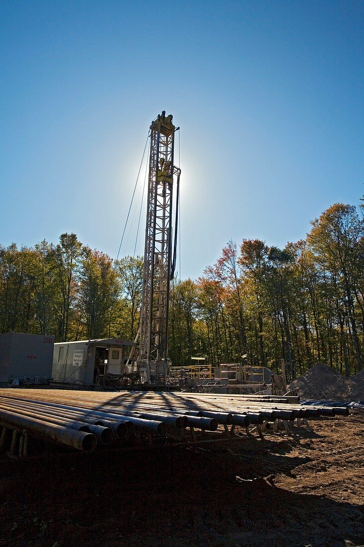 Natural gas drilling rig