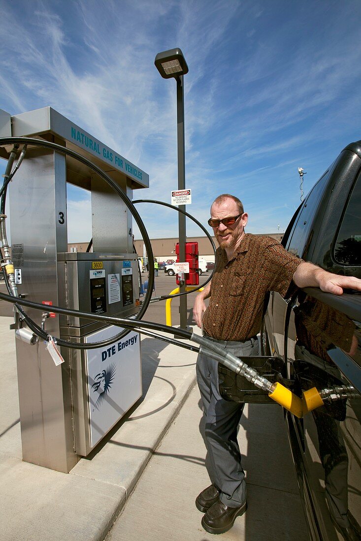 Refuelling a natural gas vehicle