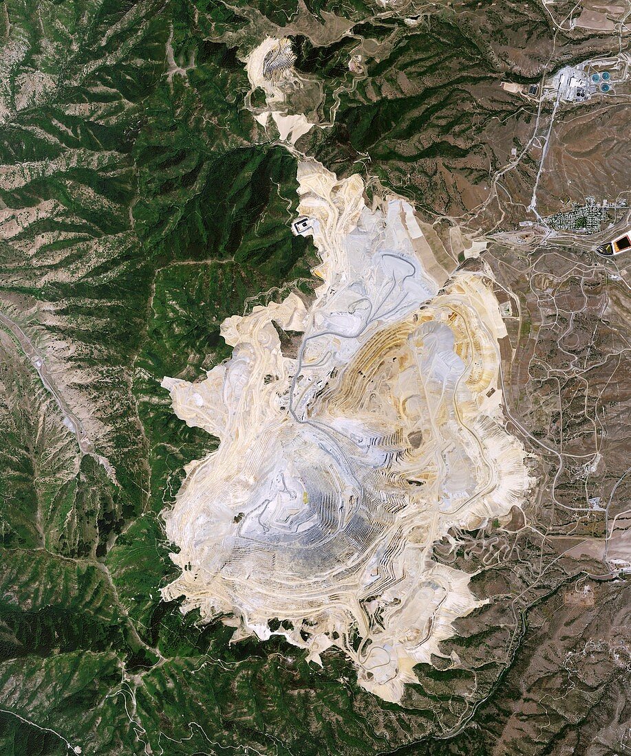 Bingham Canyon Mine landslide,USA,2013