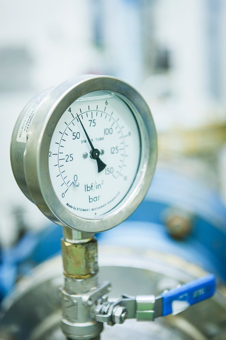 Water pressure gauge