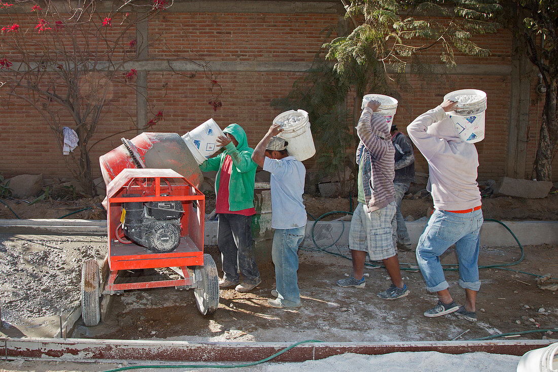 Cement mixing for road-building,Mexico