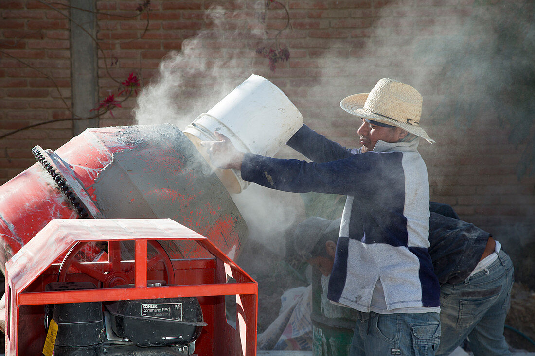 Cement mixing for road-building,Mexico