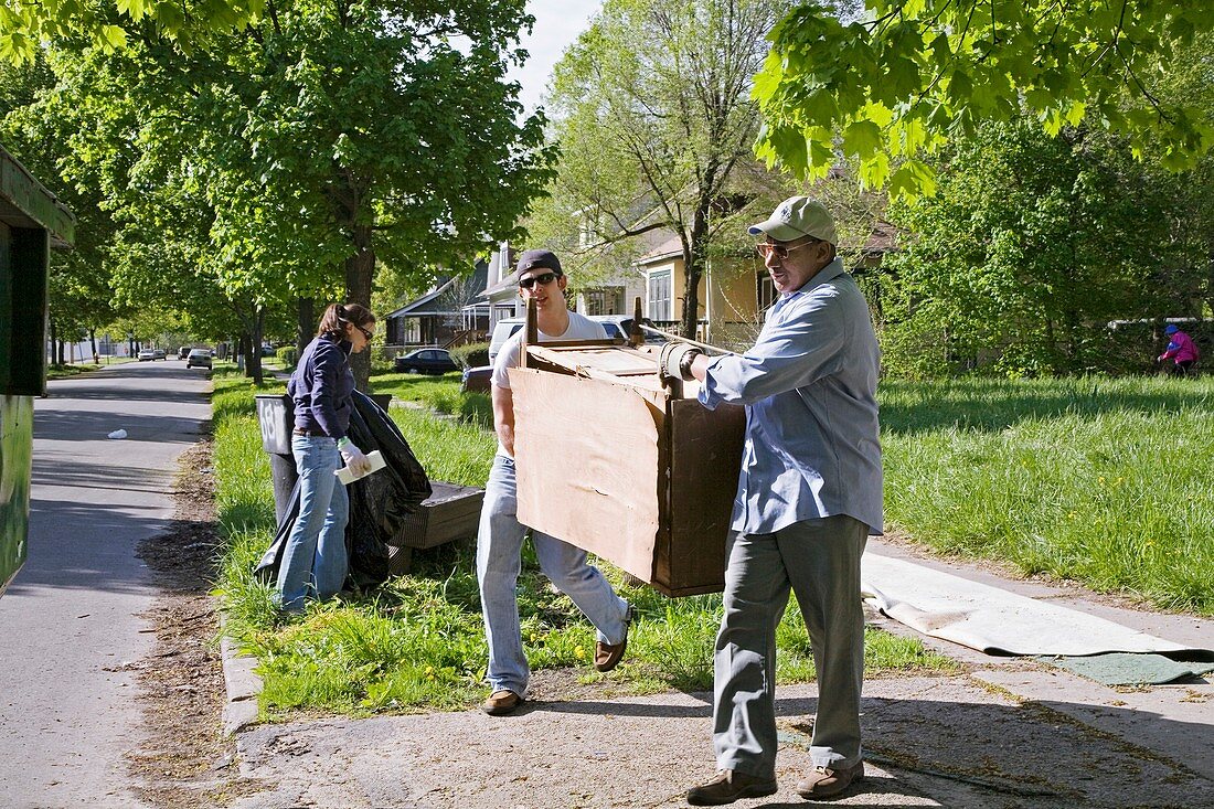 Volunteers clearing rubbish