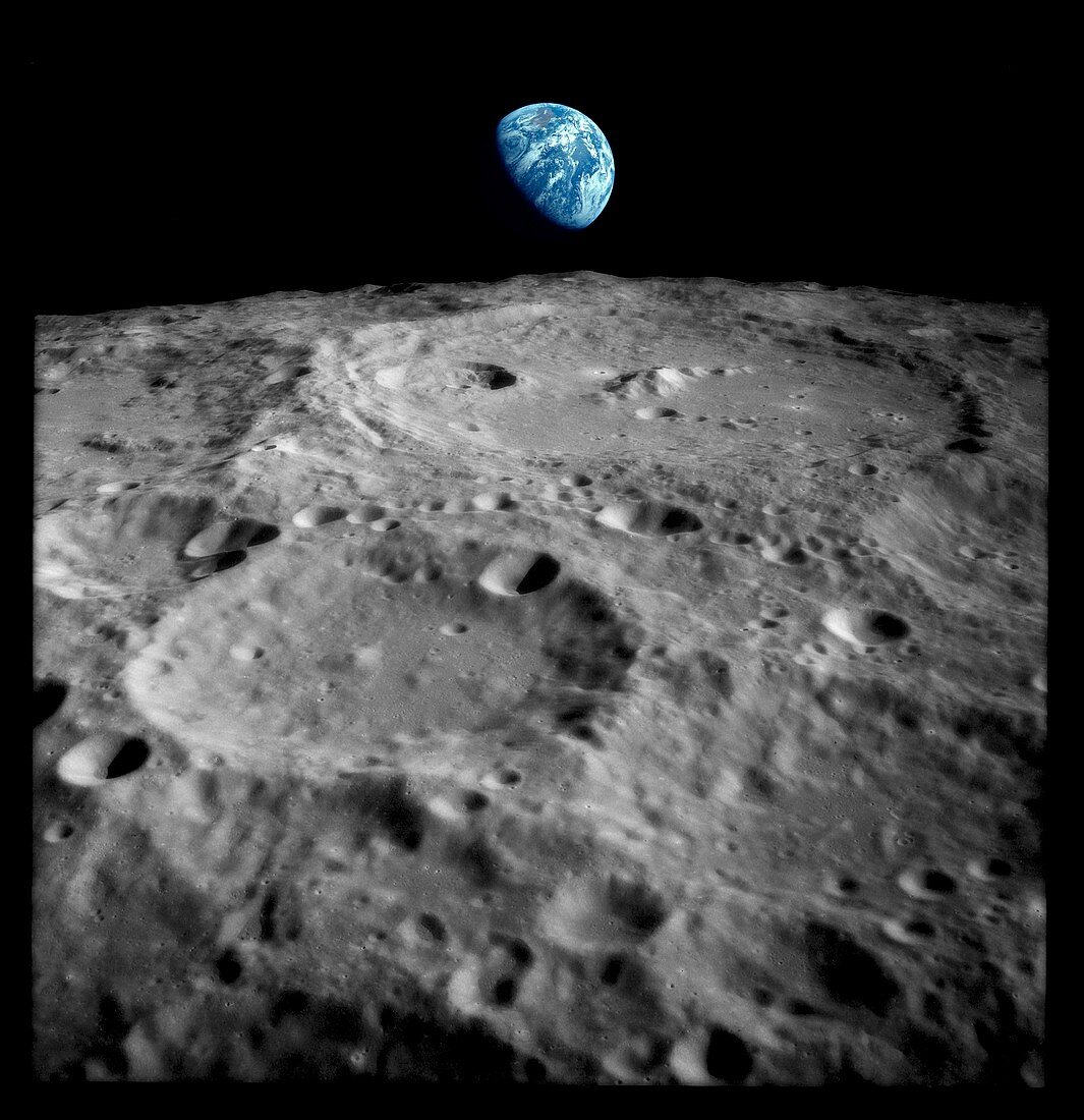 Earthrise over the Moon,illustration