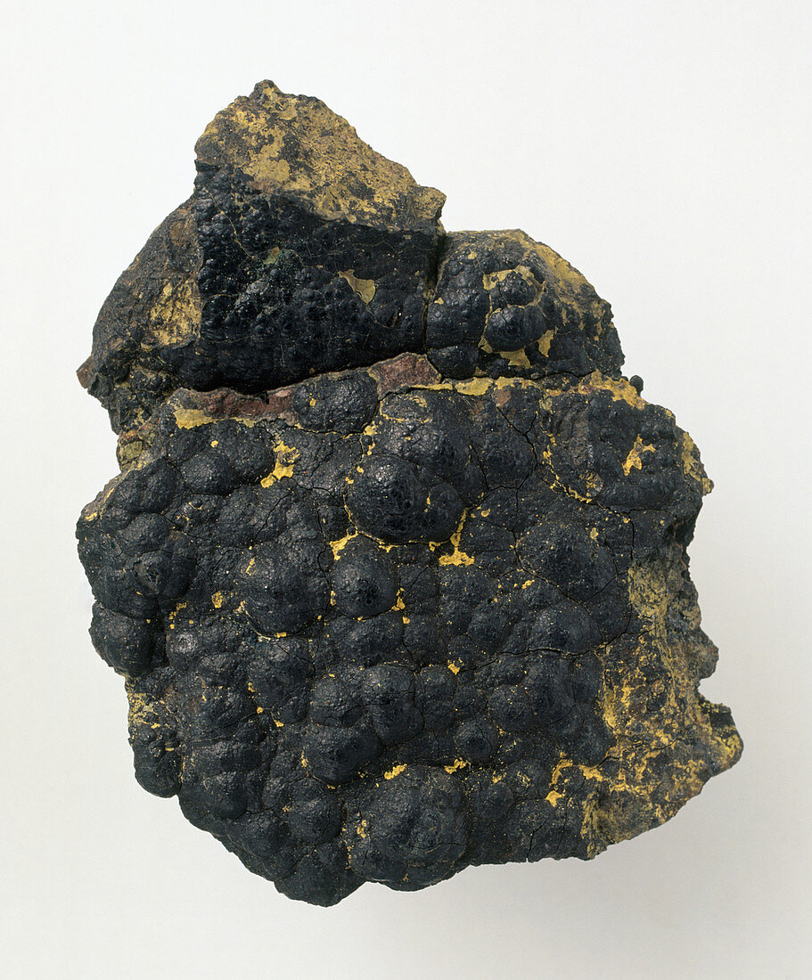 Uraninite,uranium-rich mineral and ore