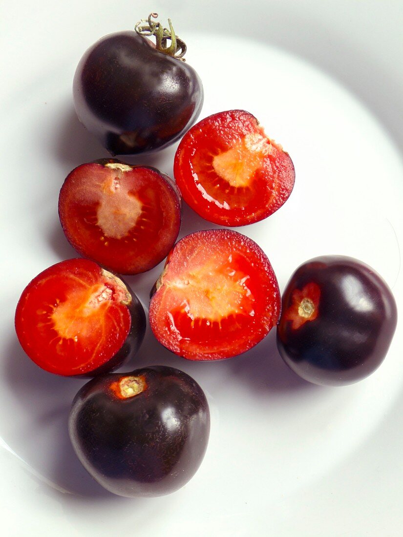 Ripe black tomatoes (Indigo Rose)