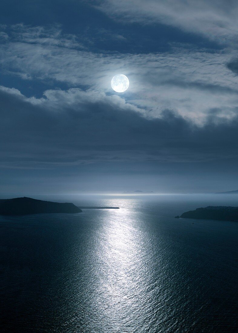 Full moon over the sea