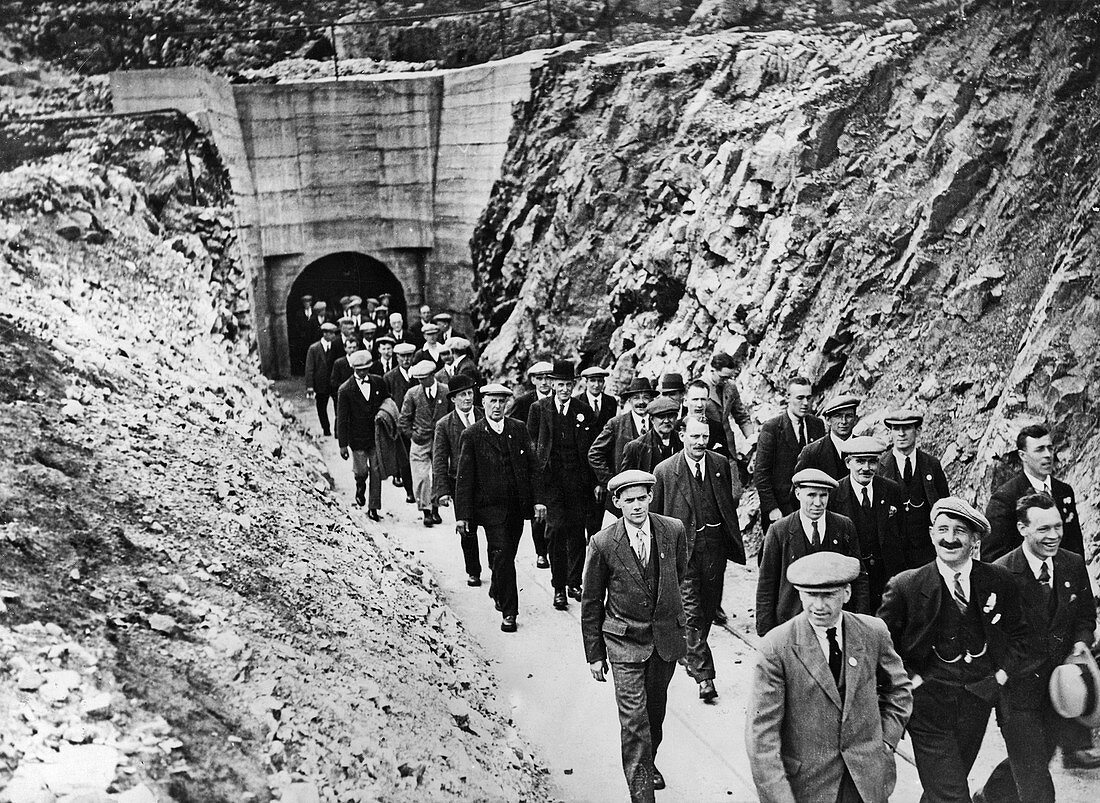 Mine safety research site visitors,1930s