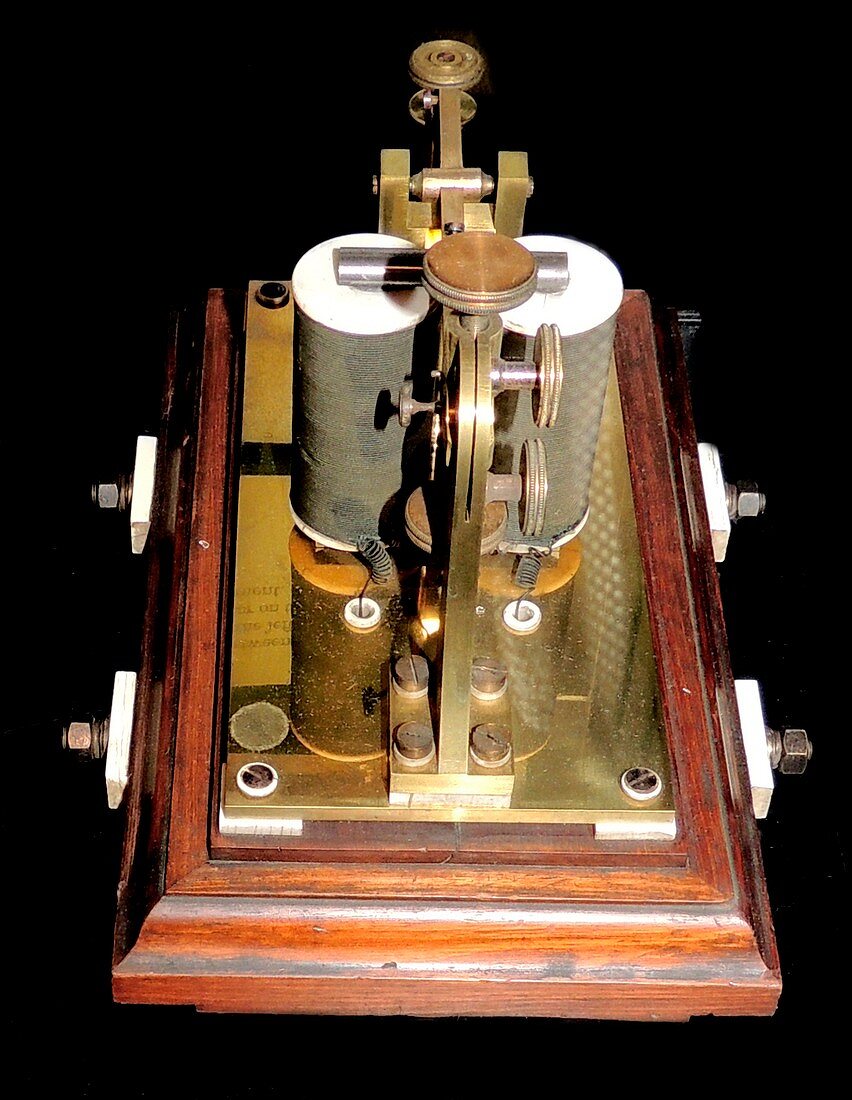 Electric telegraph reel