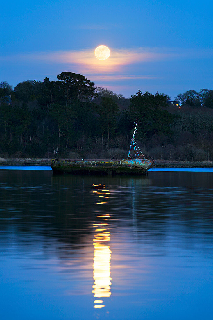 Full moon over the Odet river,France