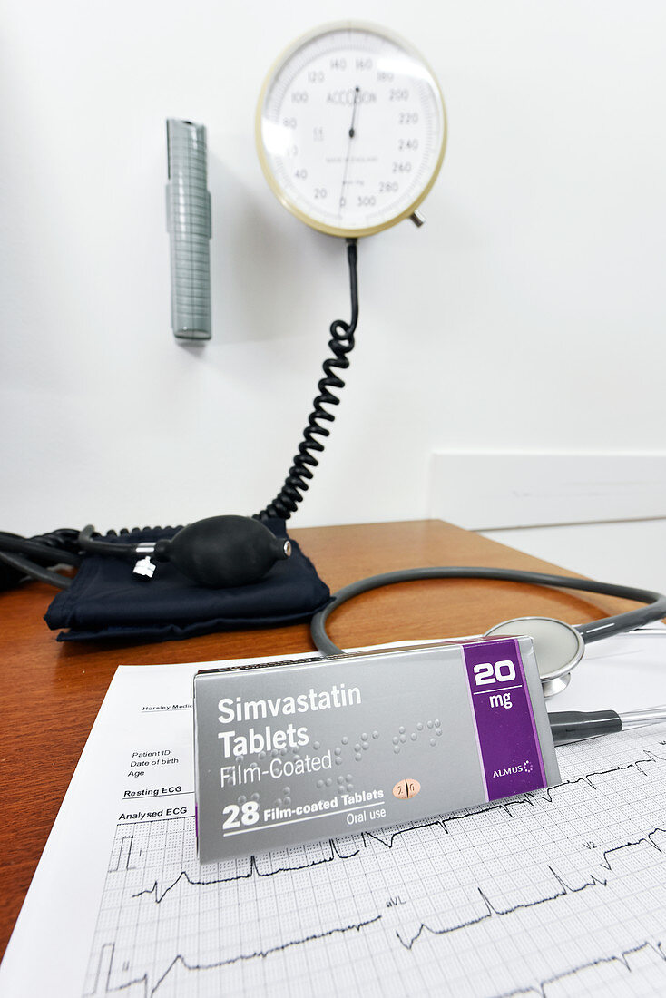 Simvastatin cholesterol-lowering drug