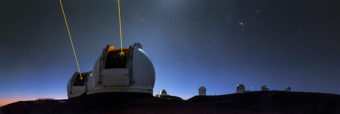 Guide lasers over Mauna Kea observatories