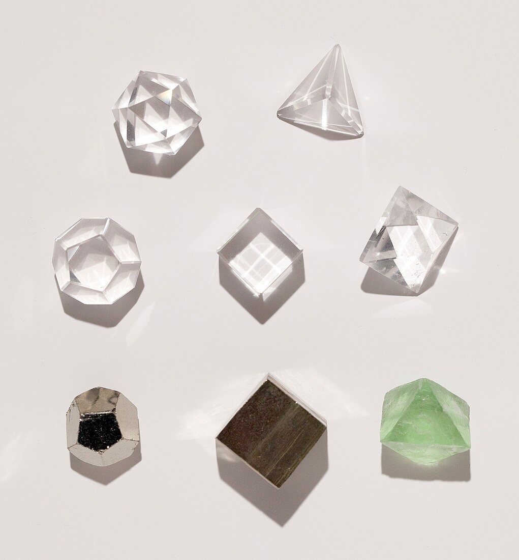 Five platonic solids with 3 natural forms