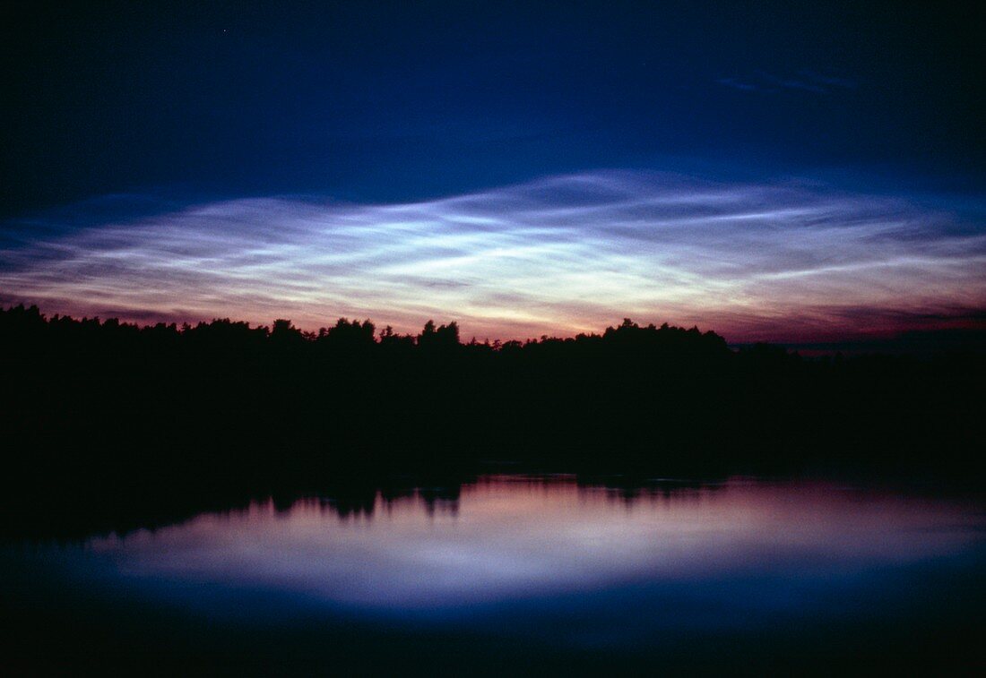 Noctilucent clouds,herring structure