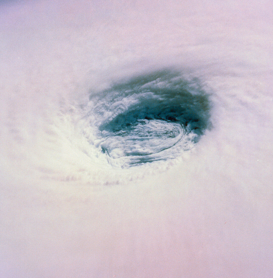 Eye of typhoon Yuri seen from Shuttle STS-44