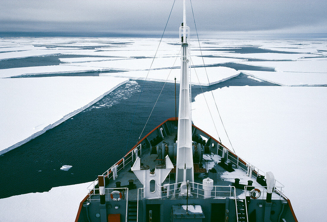 Antarctic icebreaker ship