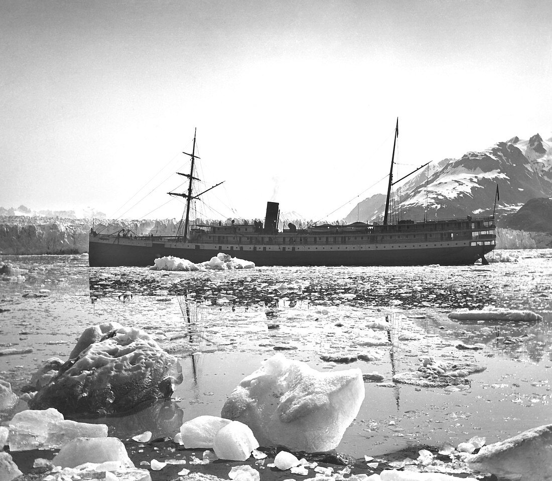 Muir Glacier,Alaska,in 1902