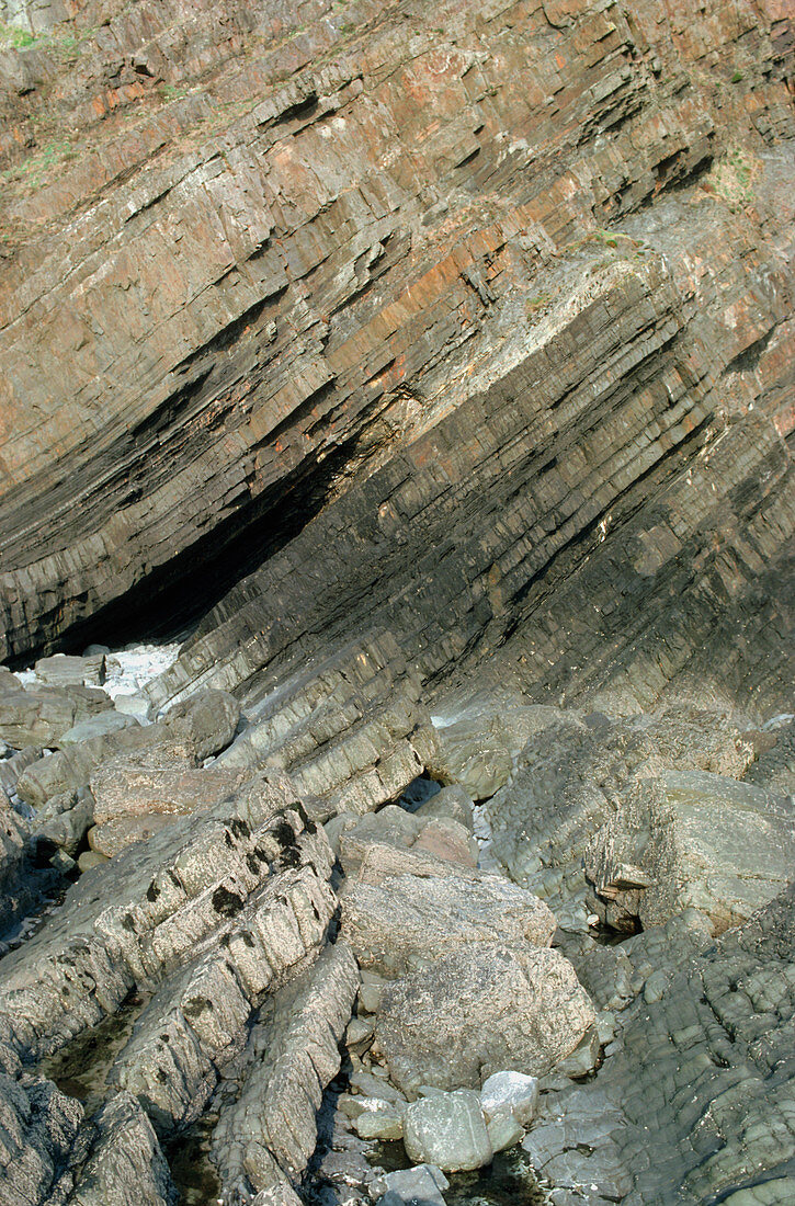 Interbedded shales and sandstone
