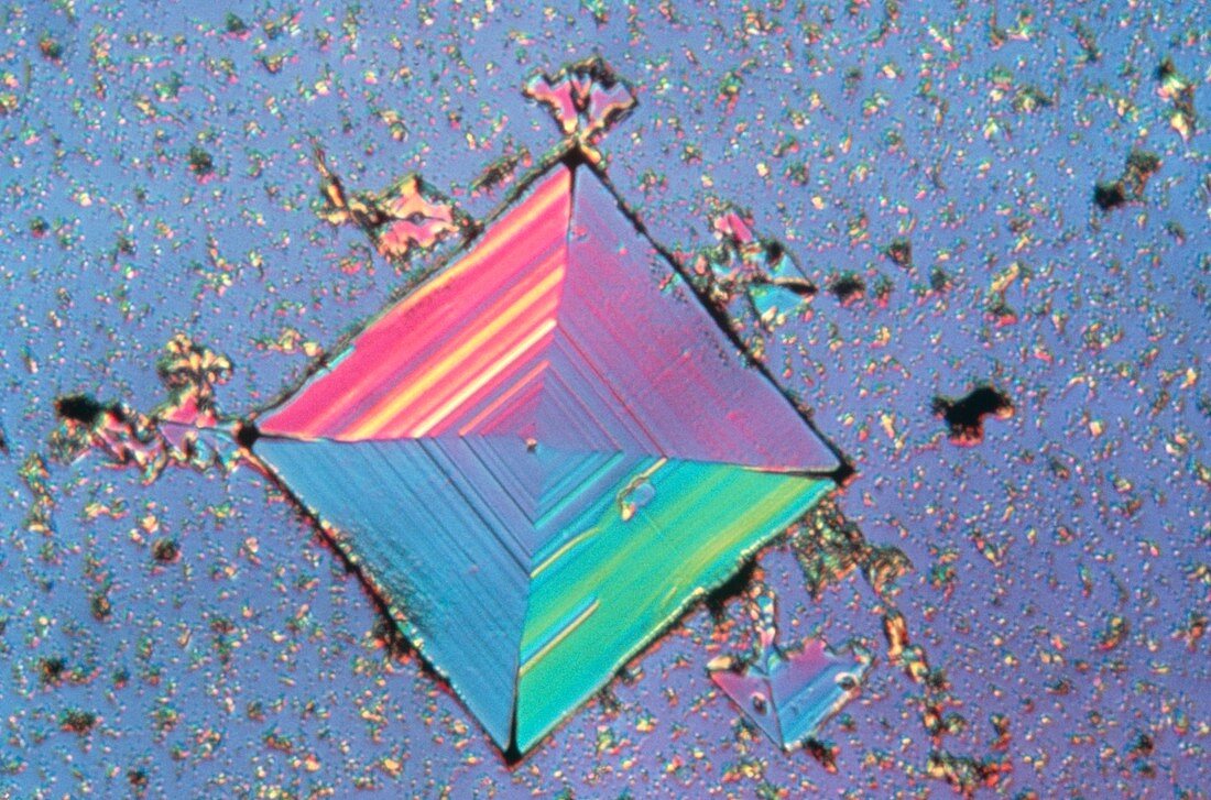 Polarised light micrograph of a salt crystal