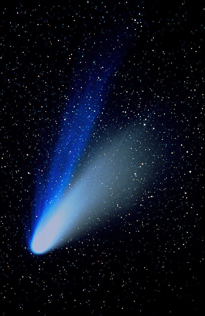 Optical image of comet Hale-Bopp
