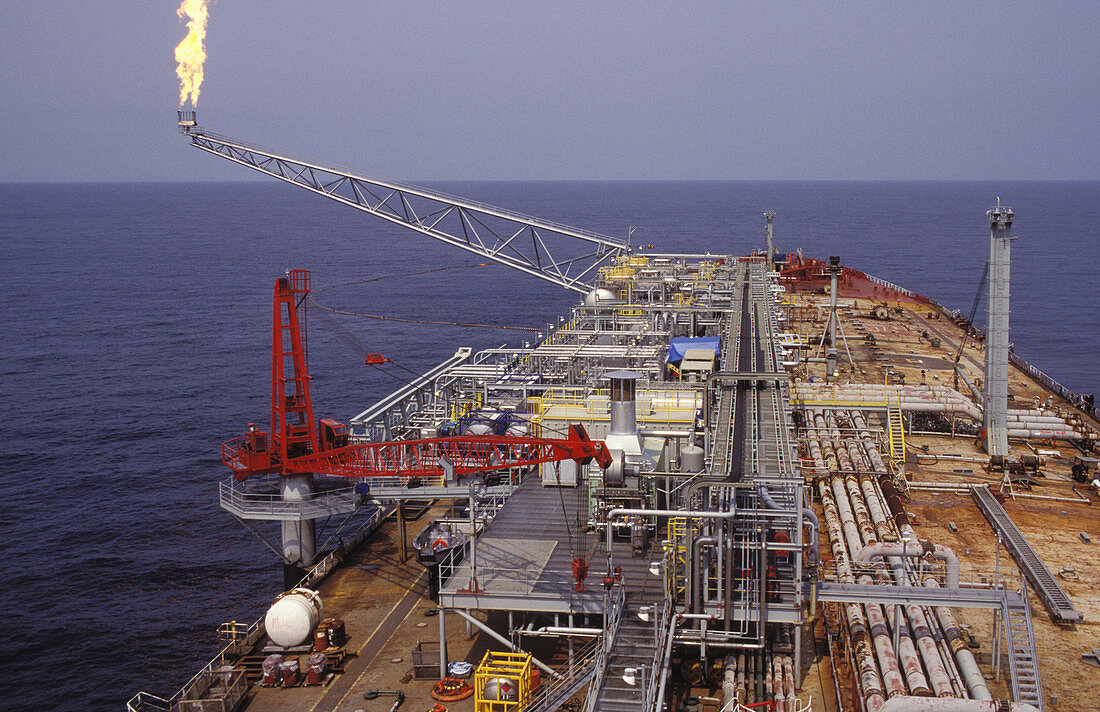 Small off-shore oil processing unit